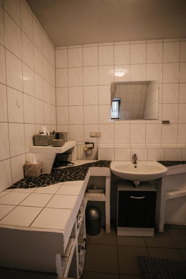 Eigenes Maisonettehaus In Idyllischer Lage Mit Balkon, Nahe Messe, 24H Self-Check In, Gratis Parken Schwabach Exterior photo