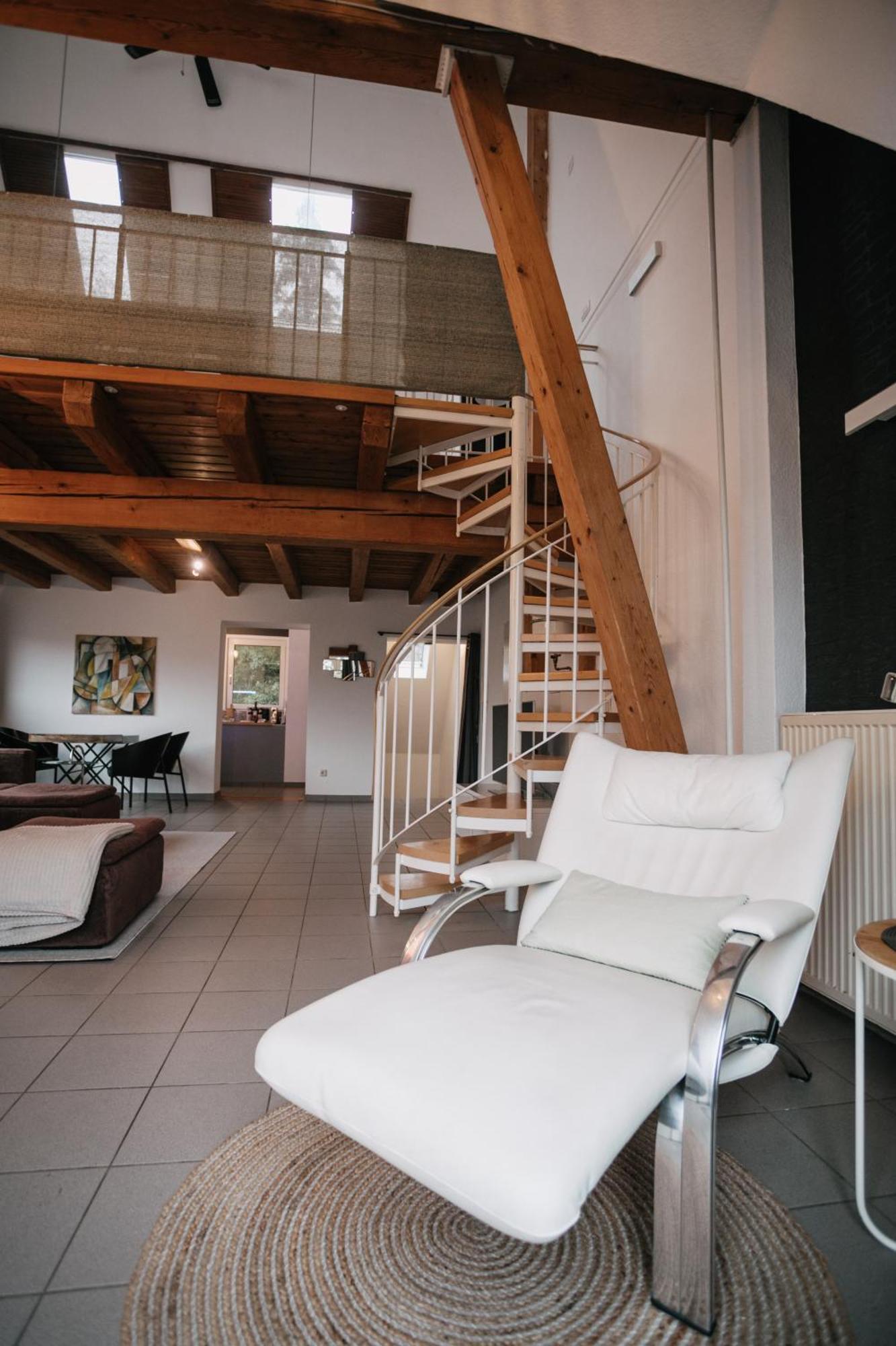 Eigenes Maisonettehaus In Idyllischer Lage Mit Balkon, Nahe Messe, 24H Self-Check In, Gratis Parken Schwabach Exterior photo